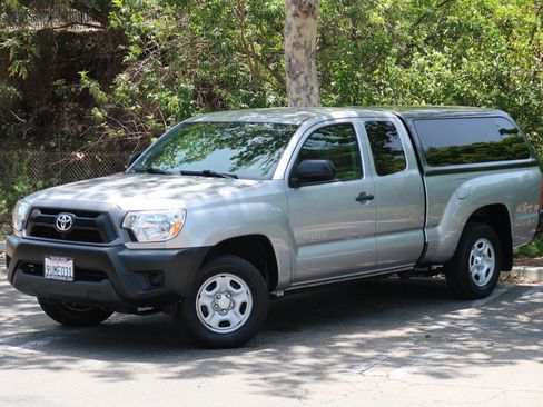 Used 2015 Toyota Tacoma 2WD Access Cab w/ Convenience Package image 4