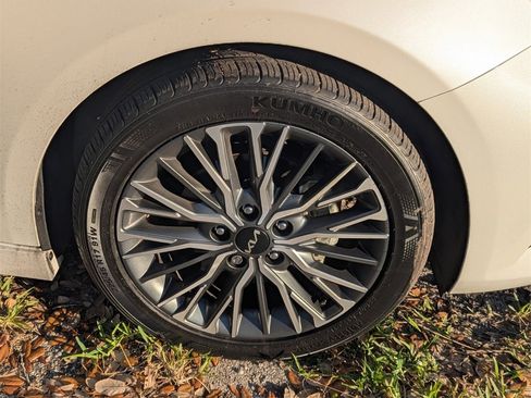 Used 2024 Kia Forte GT-Line w/ GT-Line Premium Package image 21