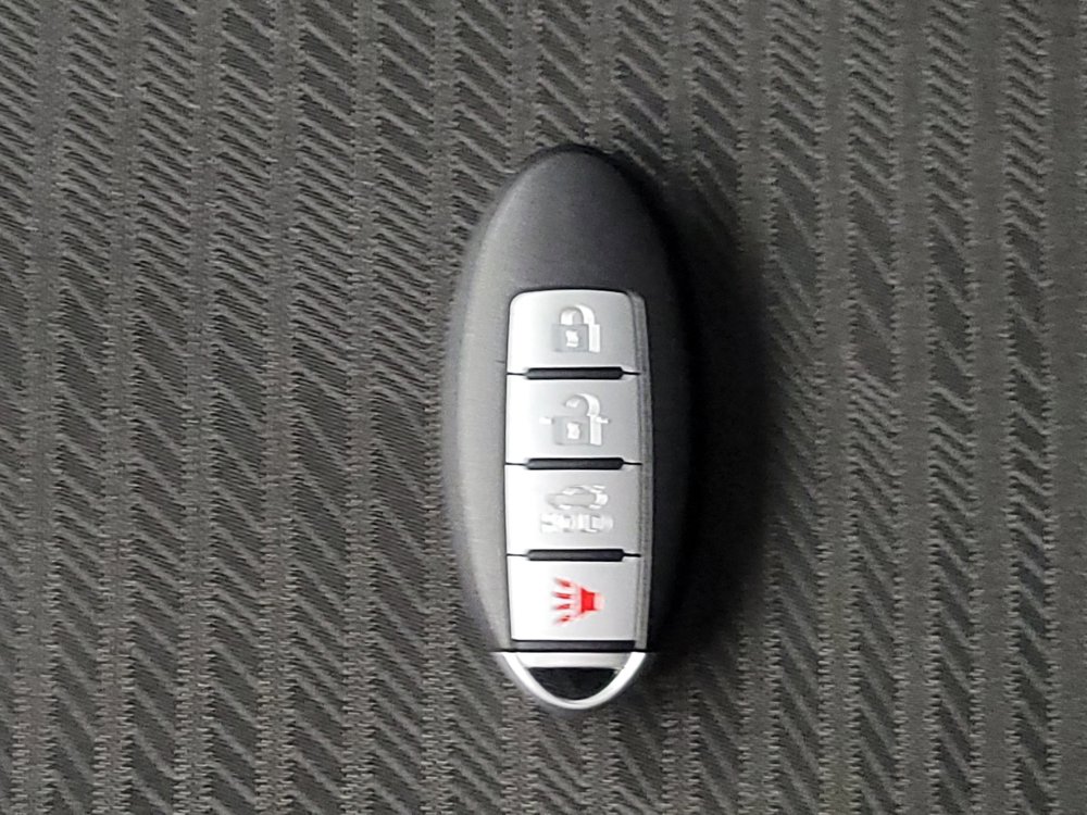 Used 2021 Nissan Versa SV FWD image 32