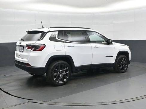 New 2026 Jeep Compass Latitude AWD/4WD image 4