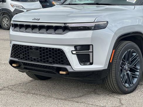 New 2026 Jeep Grand Wagoneer L 4WD image 7