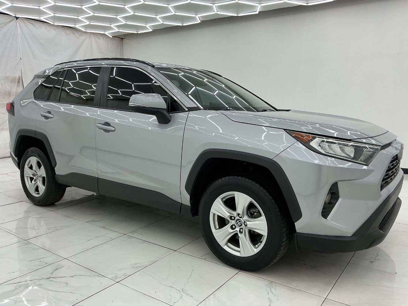 Used 2020 Toyota RAV4 XLE FWD image 7