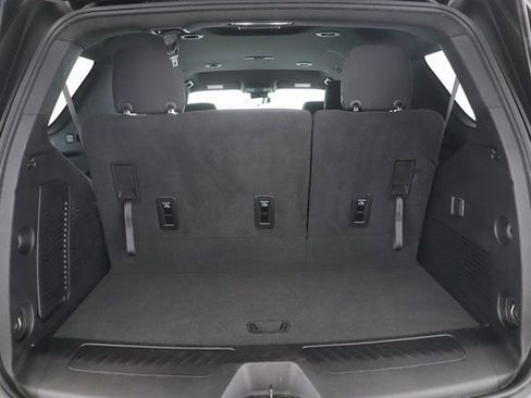 Used 2024 GMC Yukon SLE image 28