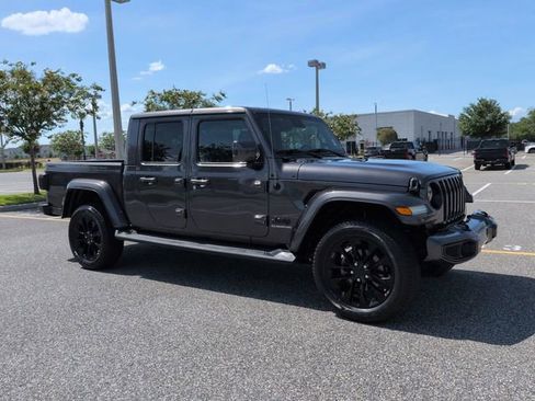 Used 2021 Jeep Gladiator Overland AWD/4WD image 1