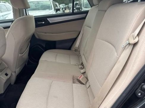 Used 2019 Subaru Outback 2.5i Premium AWD/4WD image 17