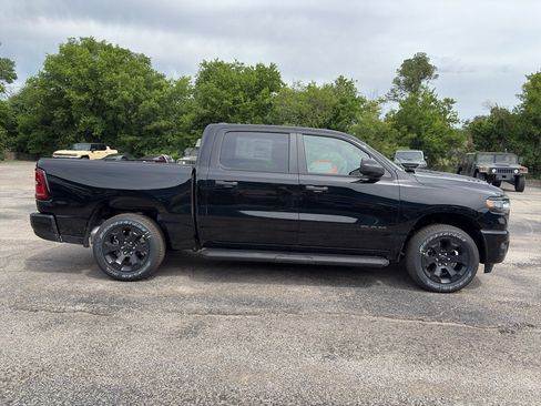 New 2026 RAM 1500 Express AWD/4WD image 4