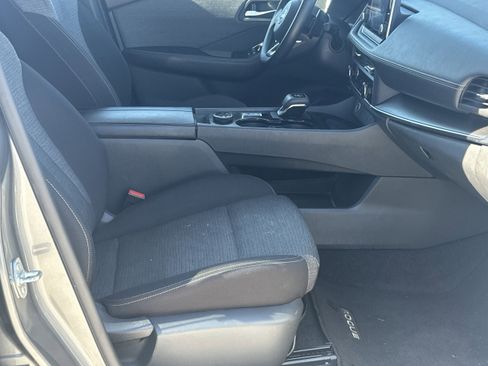 Used 2023 Nissan Rogue SV image 13