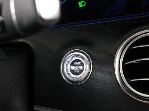 Used 2023 Mercedes-Benz E 350 4MATIC Sedan image 12