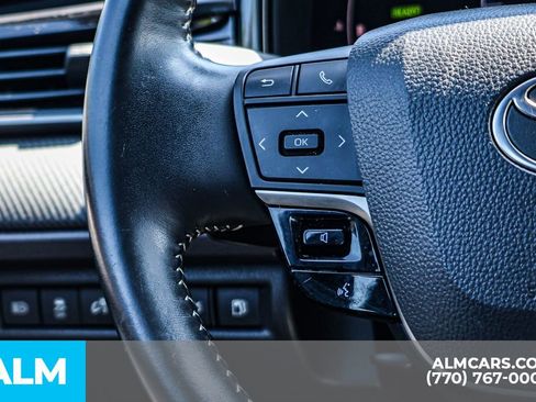 Used 2025 Toyota Camry SE image 35