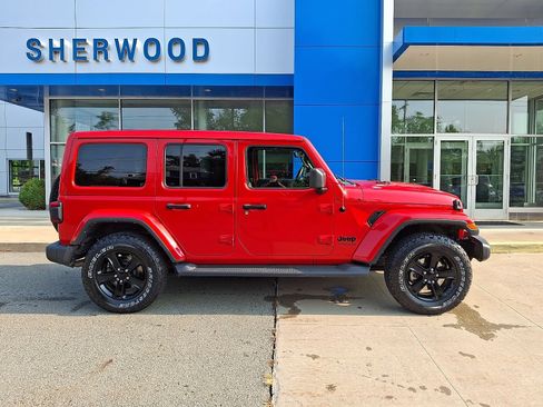 Used 2021 Jeep Wrangler Unlimited Sahara AWD/4WD image 7