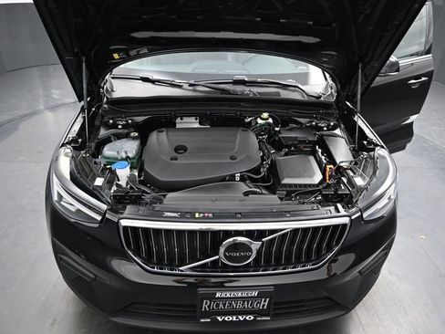 Used 2025 Volvo XC40 B5 Core AWD/4WD image 13