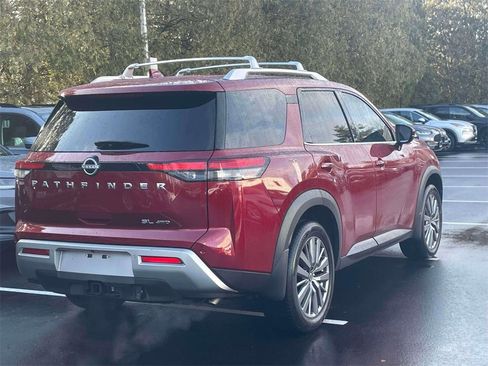 Used 2025 Nissan Pathfinder SL w/ SL Premium Package image 5