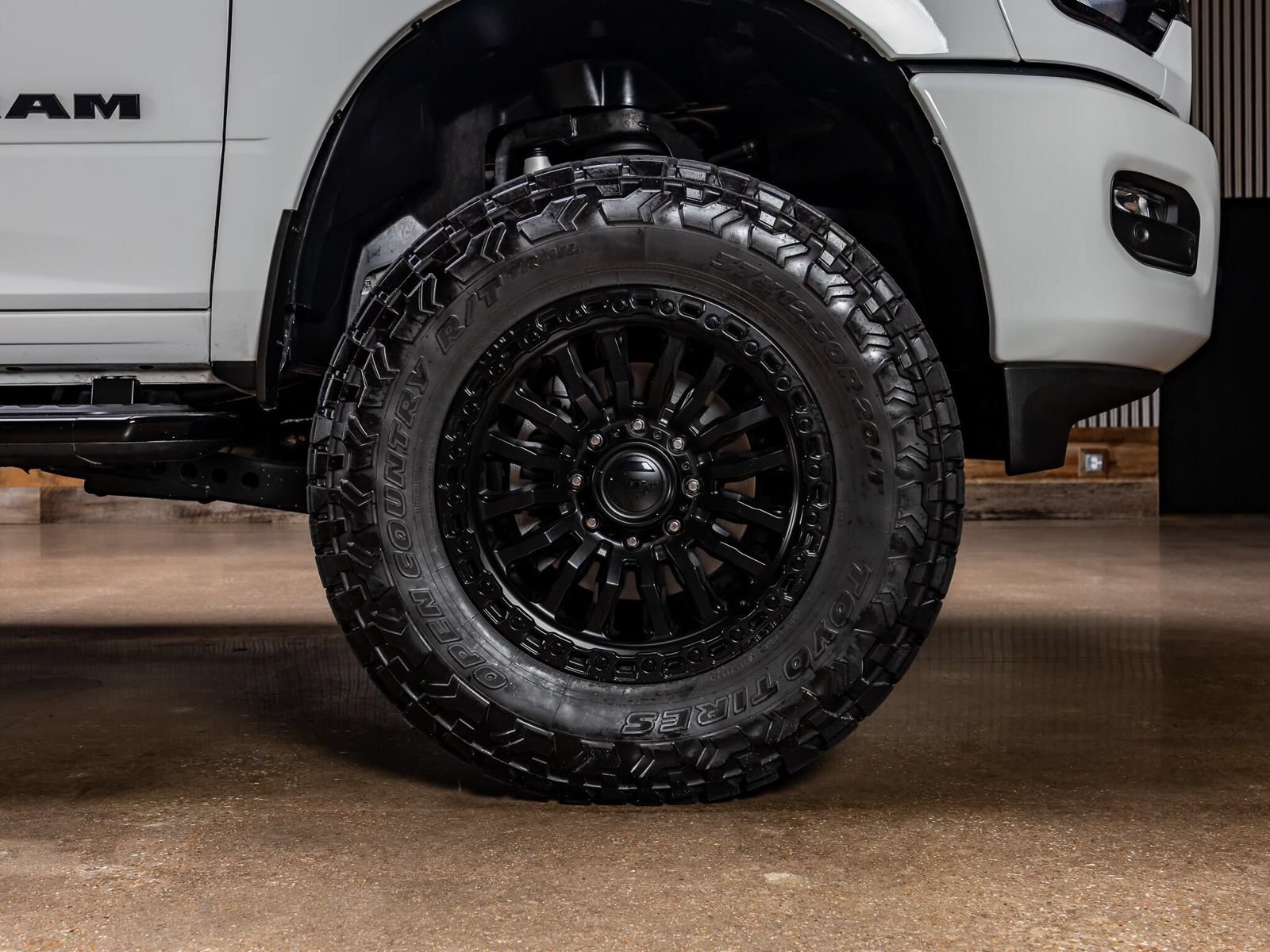 Used 2025 RAM 2500 Big Horn AWD/4WD image 11
