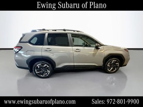 Used 2025 Subaru Forester Premium AWD/4WD image 8