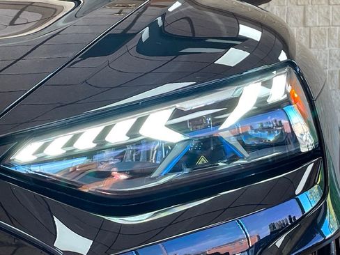 Used 2022 Audi e-tron GT Prestige w/ Prestige Package image 4