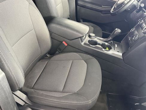 Used 2018 Ford Explorer XLT image 15