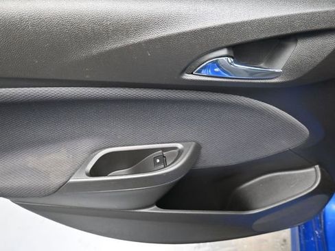 Used 2017 Chevrolet Cruze LT image 19