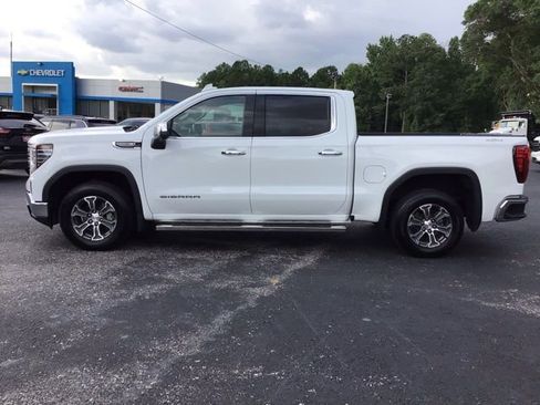 Used 2024 GMC Sierra 1500 SLT image 3