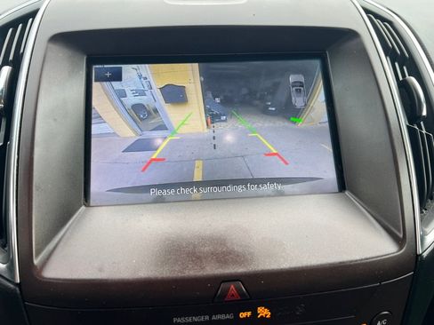 Used 2020 Ford Edge Titanium FWD image 21