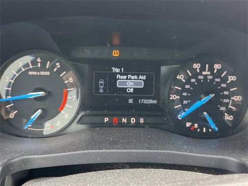 Used 2017 Ford Explorer XLT image 33