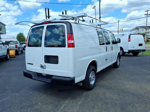 Used 2019 Chevrolet Express 2500 w/ Driver Convenience Package RWD image 5