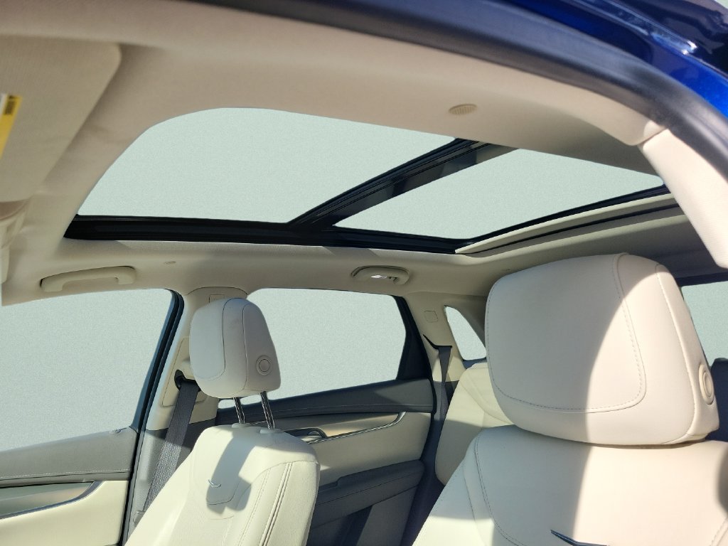 Used 2023 Cadillac XT5 Premium Luxury FWD image 17