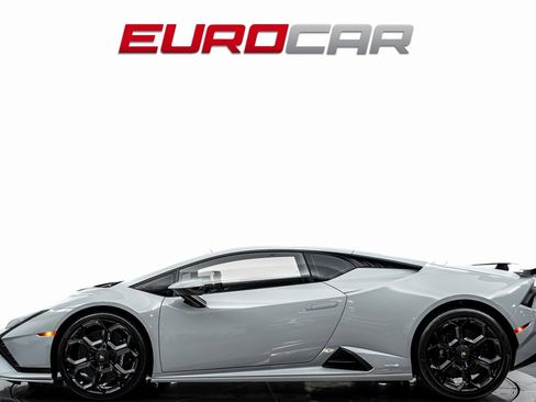 Used 2023 Lamborghini Huracan Tecnica image 2