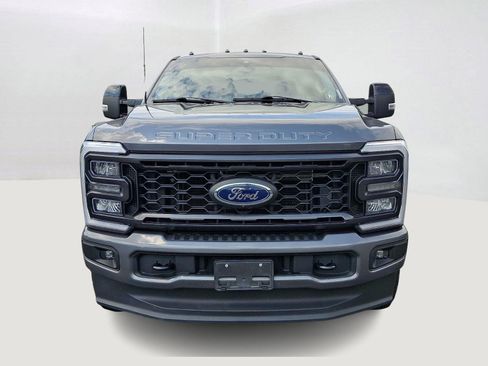 Used 2024 Ford F250 Lariat w/ Sport Appearance Package AWD/4WD image 2