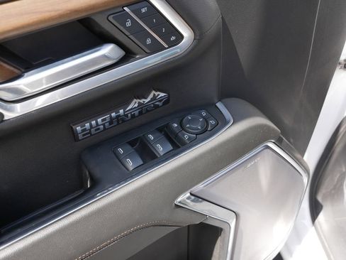 Used 2024 Chevrolet Silverado 1500 High Country w/ Technology Package AWD/4WD image 14