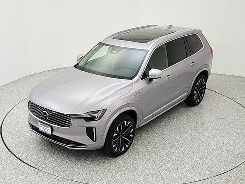 New 2026 Volvo XC90 T8 Plus w/ Protection Package AWD/4WD image 13