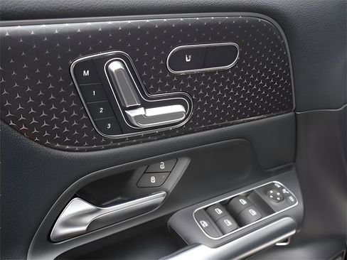 New 2025 Mercedes-Benz GLA 250 4MATIC image 48