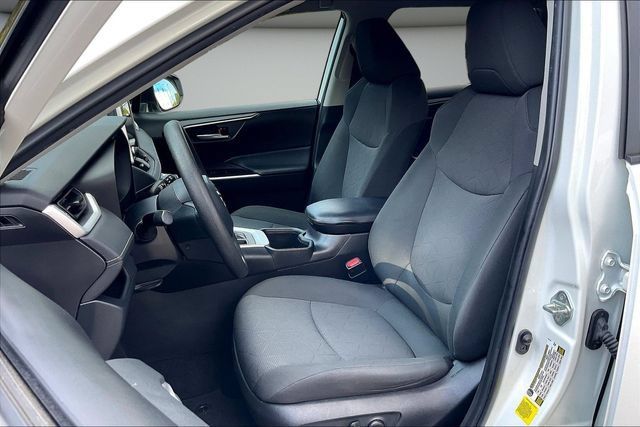 Used 2023 Toyota RAV4 XLE FWD image 23