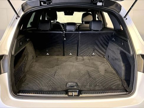 Used 2020 Mercedes-Benz GLC 300 4MATIC image 36