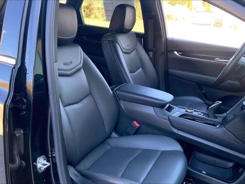 Certified 2025 Cadillac XT5 Premium Luxury FWD image 19