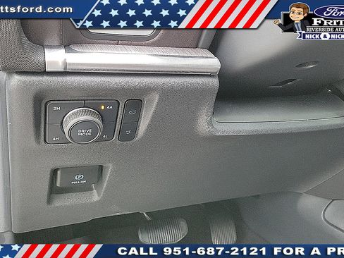 Certified 2025 Ford Expedition Platinum w/ Platinum Ultimate Package image 12