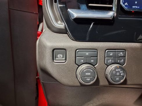 Used 2025 Chevrolet Silverado 2500 LT AWD/4WD image 18