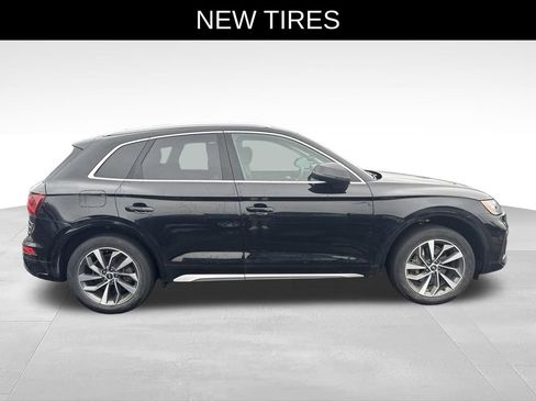 Used 2021 Audi Q5 2.0T Premium Plus w/ Premium Plus Package AWD/4WD image 2