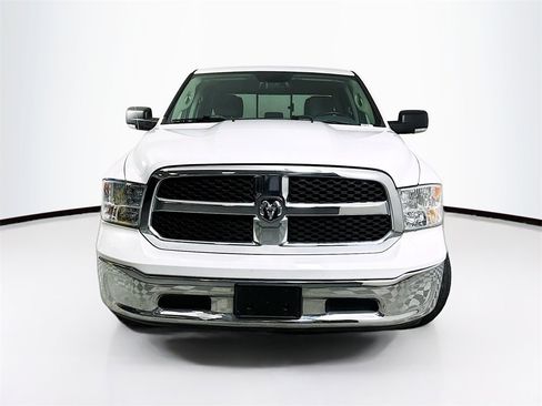 Used 2019 RAM 1500 Classic SLT w/ Luxury Group image 5