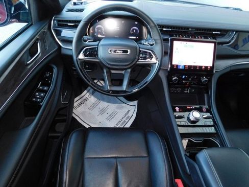 Used 2023 Jeep Grand Cherokee Overland w/ Adv Protech Group III image 10