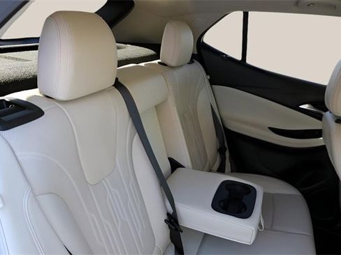 Used 2024 Buick Encore GX Avenir image 16