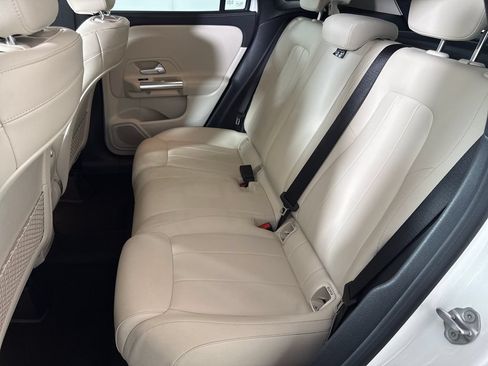 Used 2021 Mercedes-Benz GLA 250 image 12