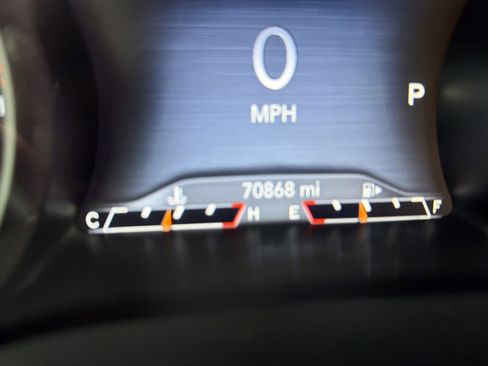 Used 2019 Jeep Cherokee Limited image 21