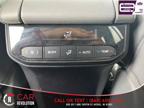 Used 2021 Toyota Highlander XLE FWD image 29