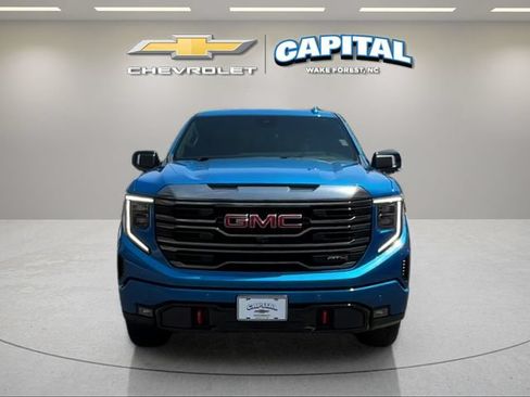 Used 2024 GMC Sierra 1500 AT4 w/ Technology Package AWD/4WD image 8