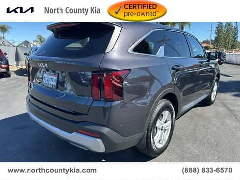Certified 2025 Kia Sorento LX image 6