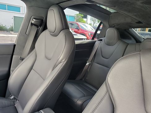 Used 2023 Tesla Model X image 28