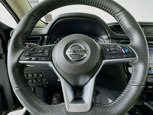 Used 2020 Nissan Rogue SV w/ Premium Package image 45