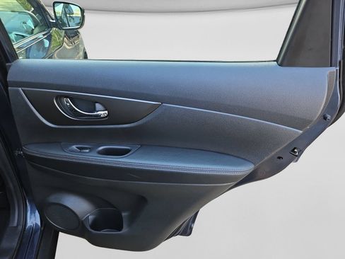Used 2015 Nissan Rogue S AWD/4WD image 34