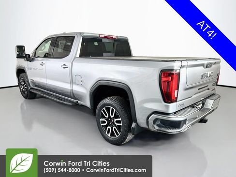 Used 2024 GMC Sierra 1500 AT4 w/ Technology Package AWD/4WD image 11