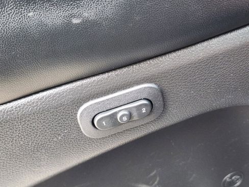 Used 2019 Jeep Grand Cherokee Limited RWD image 18